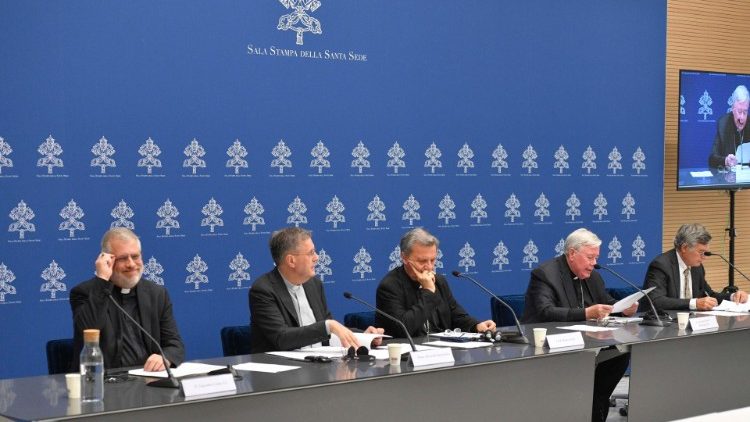 Preses konference par sinodes otrās sesijas norises programmu