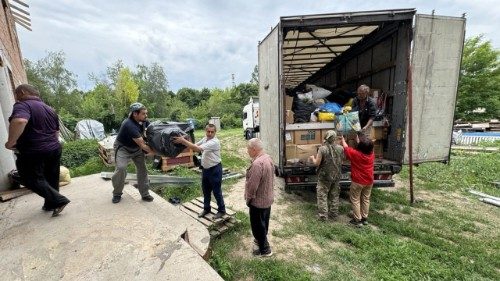 Il tir di aiuti inviato dall'Elemosineria Apostolica a Kharkiv